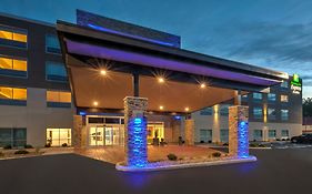 Holiday Inn Express & Suites - Milan - Sandusky Area By Ihg