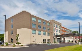 Holiday Inn Express & Suites - Milan - Sandusky Area By Ihg